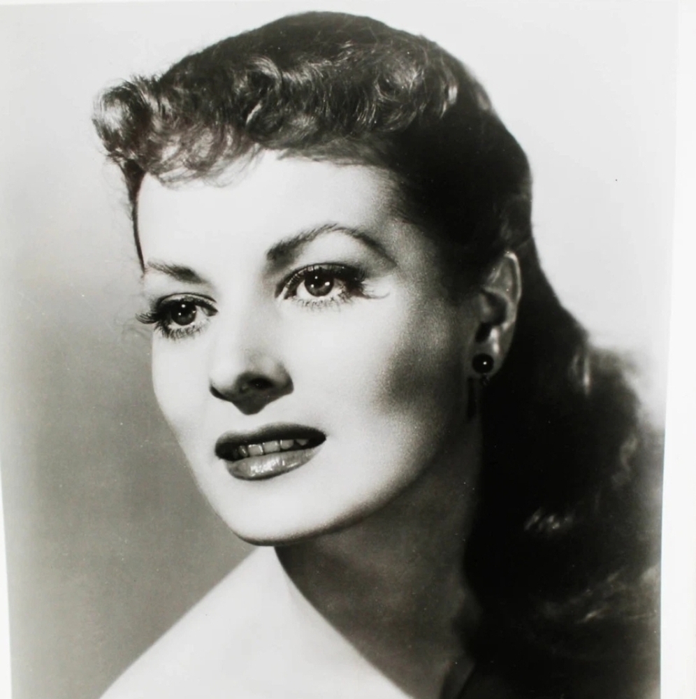 🌟 🎭 💍💄A Tribute to Beautiful Women of the Past! ✨️♥️🌹👠💎📿 - Picture 4 of 16